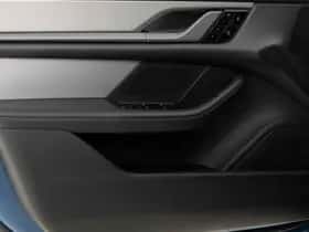 Porsche Taycan (2021) thumbnail 21