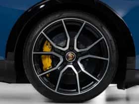 Porsche Taycan (2021) thumbnail 23