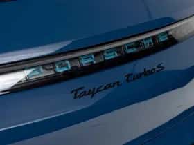 Porsche Taycan (2021) thumbnail 31