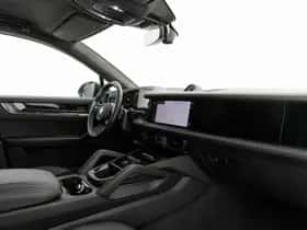 Porsche Cayenne (2024) thumbnail 7