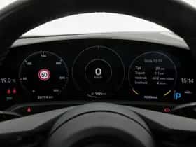 Porsche Taycan (2024) thumbnail 17