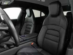 Porsche Taycan (2024) thumbnail 4