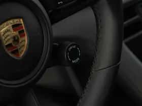 Porsche Taycan (2024) thumbnail 42