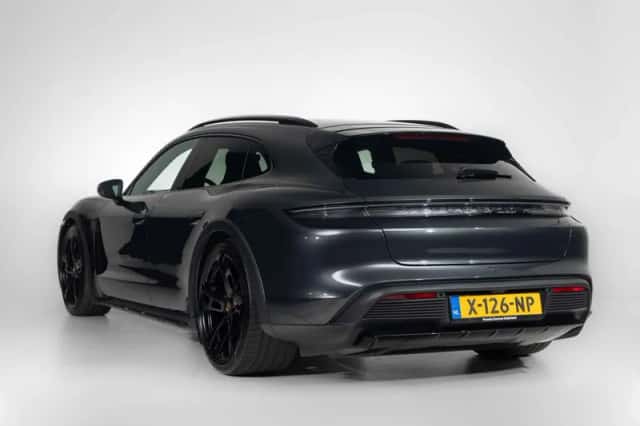 Porsche Taycan (2024) thumbnail 6