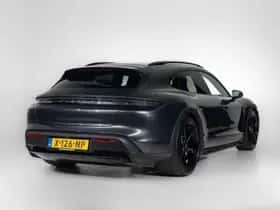 Porsche Taycan (2024) thumbnail 6