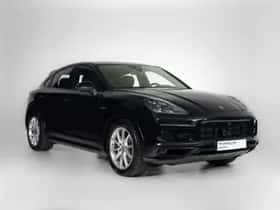 Porsche Cayenne (2022) thumbnail 6