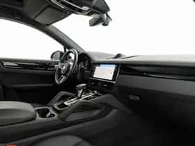 Porsche Cayenne (2022) thumbnail 7