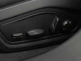 Porsche Taycan (2023) thumbnail 38