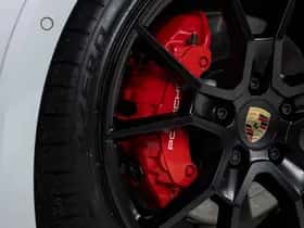 Porsche Taycan (2023) thumbnail 46