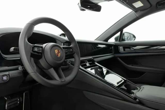 Porsche Panamera (2026) thumbnail 3