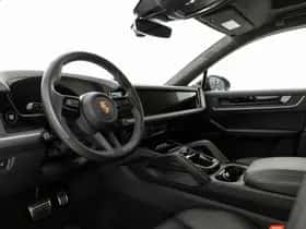 Porsche Cayenne (2024) thumbnail 3