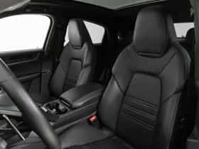 Porsche Cayenne (2024) thumbnail 4