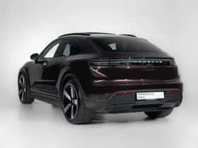 Porsche Macan (2024) thumbnail 2