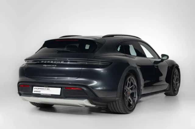 Porsche Taycan (2024) thumbnail 2