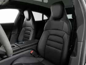 Porsche Taycan (2024) thumbnail 4