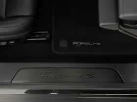 Porsche Taycan (2024) thumbnail 33