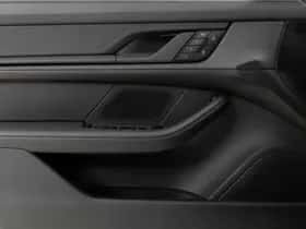 Porsche Taycan (2024) thumbnail 39