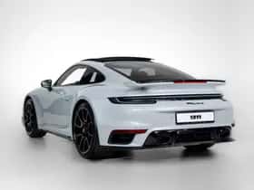 Porsche 911 (2025) thumbnail 2
