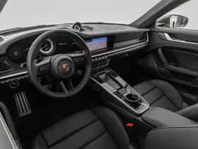 Porsche 911 (2025) thumbnail 3