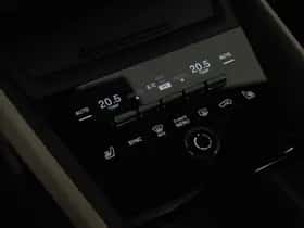 Porsche Macan (2025) thumbnail 17