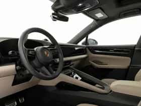 Porsche Macan (2025) thumbnail 3
