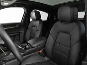 Porsche Cayenne (2024) thumbnail 4