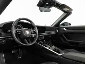 Porsche 911 (2022) thumbnail 3
