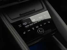 Porsche Macan (2024) thumbnail 17