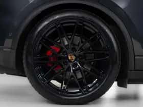 Porsche Macan (2024) thumbnail 24