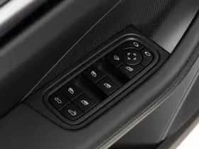 Porsche Macan (2024) thumbnail 39