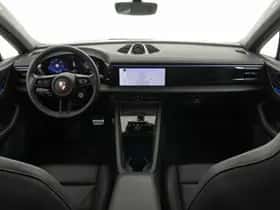 Porsche Macan (2024) thumbnail 9
