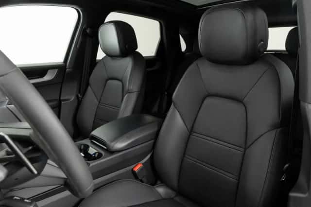 Porsche Cayenne (2024) thumbnail 4