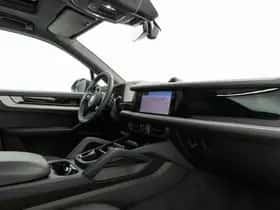 Porsche Cayenne (2024) thumbnail 7