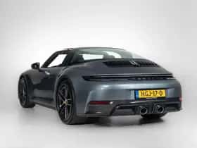 Porsche 911 (2025) thumbnail 2