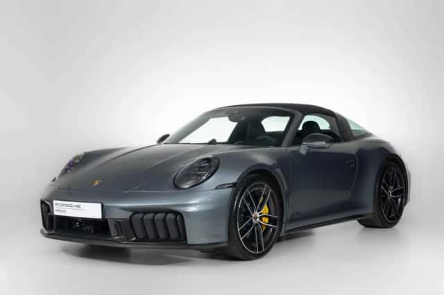 Porsche 911 (2025) thumbnail 6