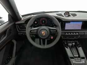 Porsche 911 (2025) thumbnail 9