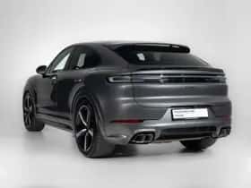 Porsche Cayenne (2025) thumbnail 2