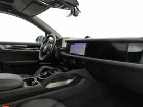 Porsche Cayenne (2025) thumbnail 7