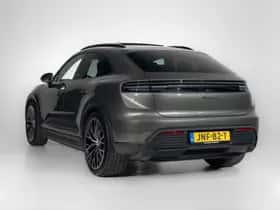 Porsche Macan (2025) thumbnail 2