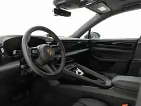 Porsche Macan (2025) thumbnail 3