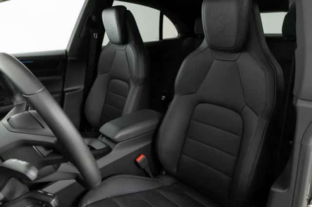Porsche Macan (2025) thumbnail 4