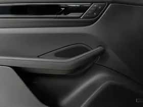 Porsche Macan (2025) thumbnail 36