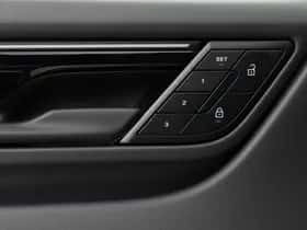 Porsche Macan (2025) thumbnail 37