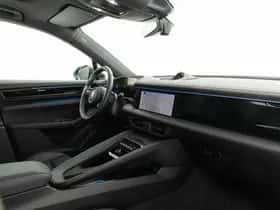 Porsche Macan (2025) thumbnail 7