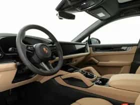 Porsche Cayenne (2026) thumbnail 3