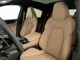 Porsche Cayenne (2026) thumbnail 4