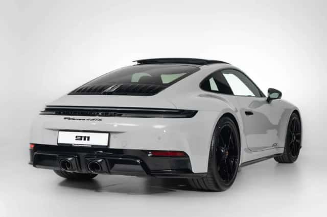 Porsche 911 (2026) thumbnail 2