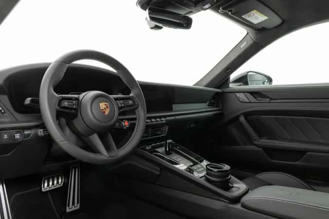 Porsche 911 (2026) thumbnail 4