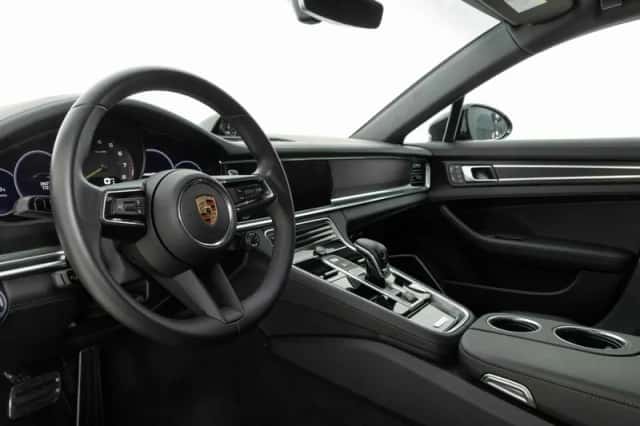 Porsche Panamera (2024) thumbnail 3