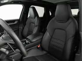 Porsche Cayenne (2024) thumbnail 4